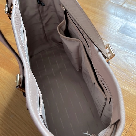 Michael Kors Jet Set Tote - Picture 4 of 6